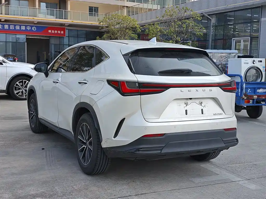 Lexus NX — миниатюра 7