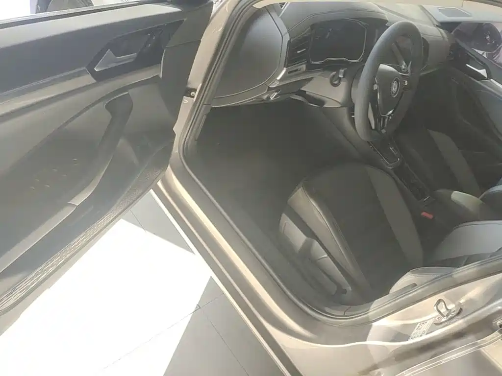 Volkswagen Sagitar — миниатюра 16