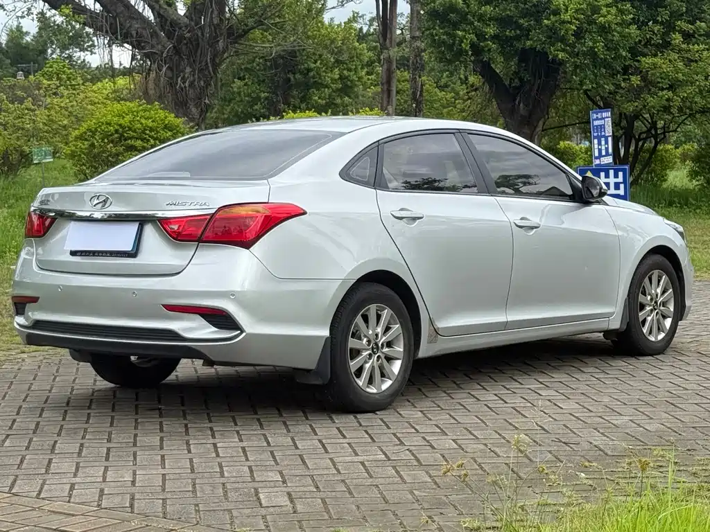 Hyundai Mistra — миниатюра 10