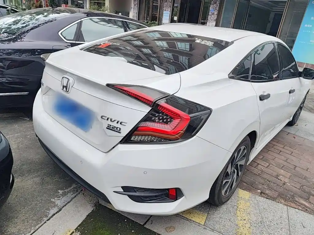 Honda Civic — миниатюра 7