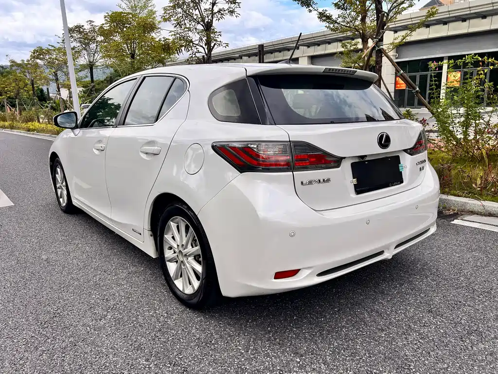 Lexus CT — миниатюра 7