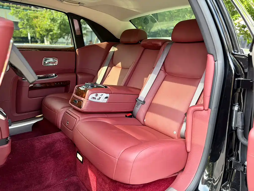 Rolls-Royce Ghost — миниатюра 14