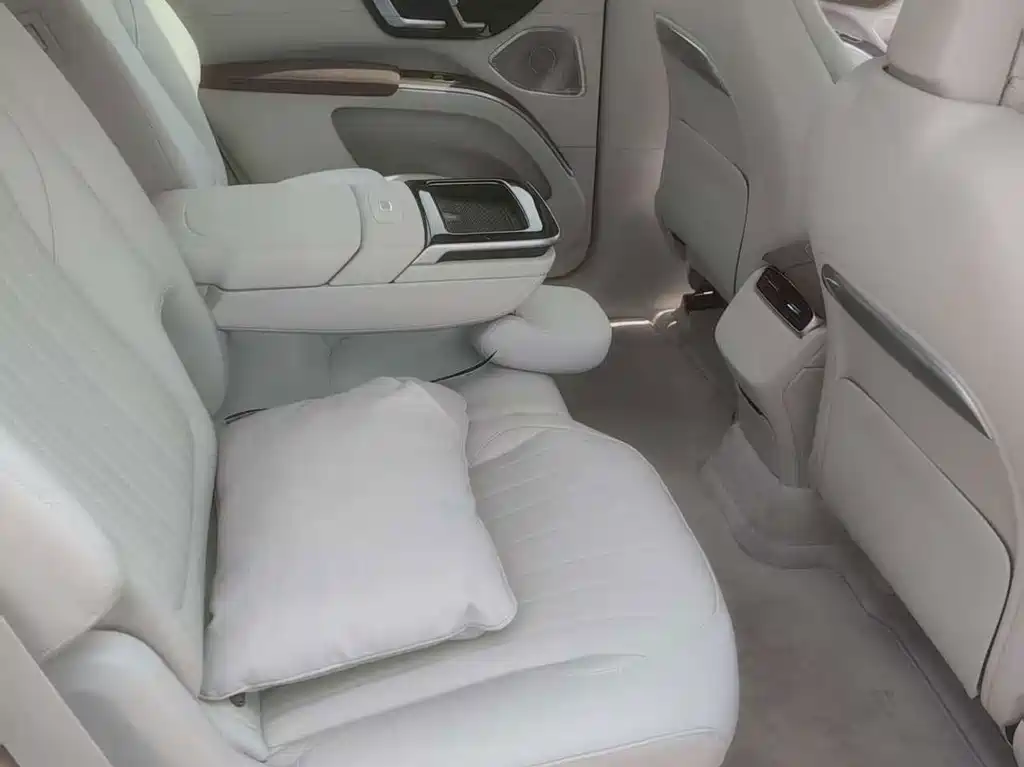 Mercedes-Benz EQS SUV — миниатюра 9
