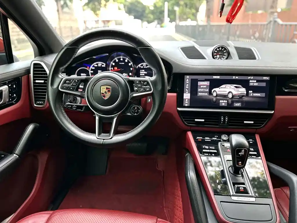 Porsche Cayenne — миниатюра 6