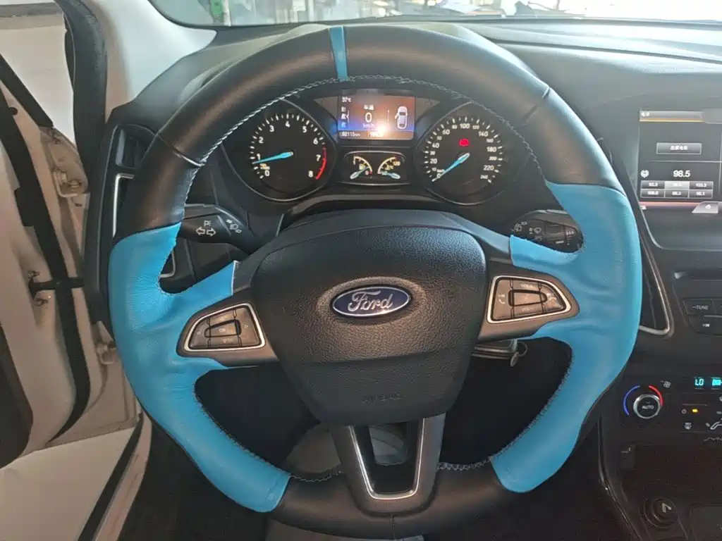 Ford Focus — миниатюра 11