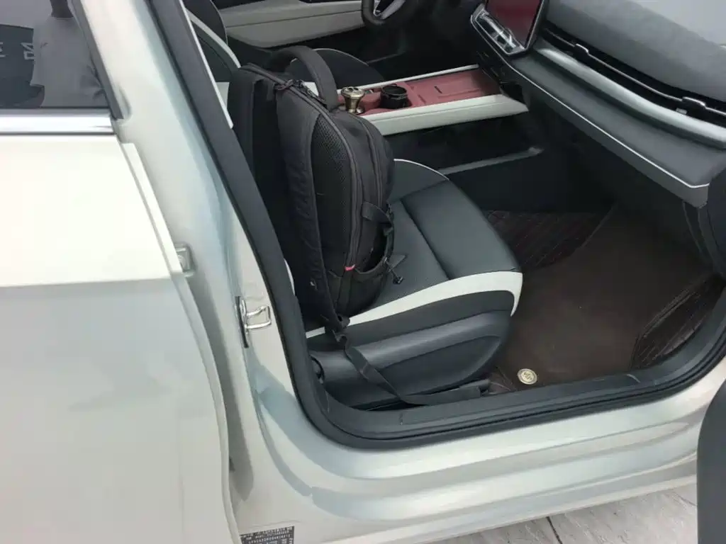 Volkswagen Sagitar — миниатюра 25