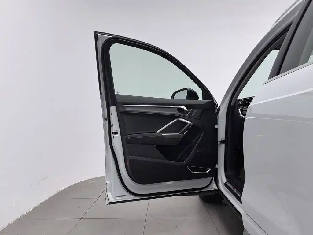 Audi Q3 — миниатюра 8