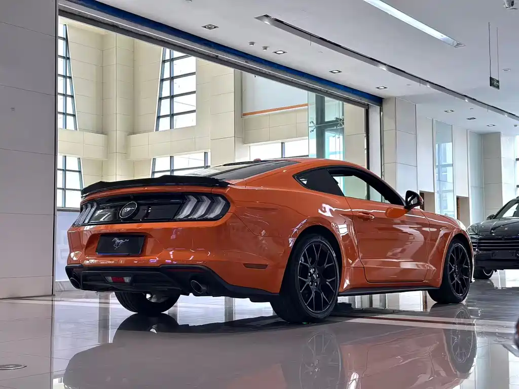 Ford Mustang — миниатюра 8