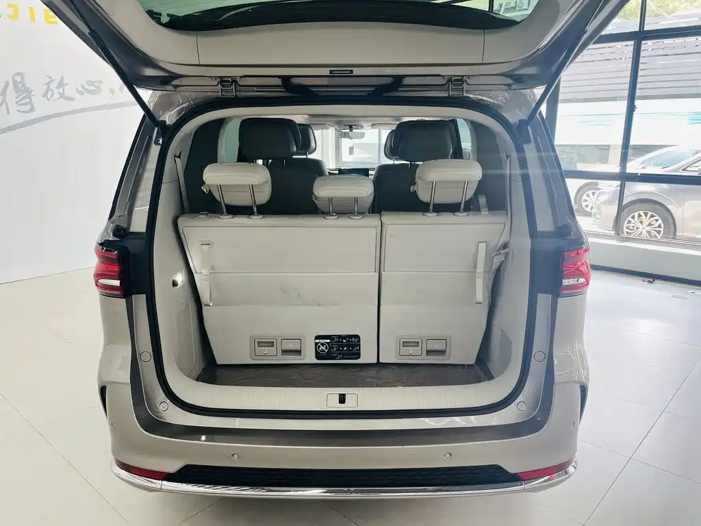 Roewe iMAX8 — миниатюра 17