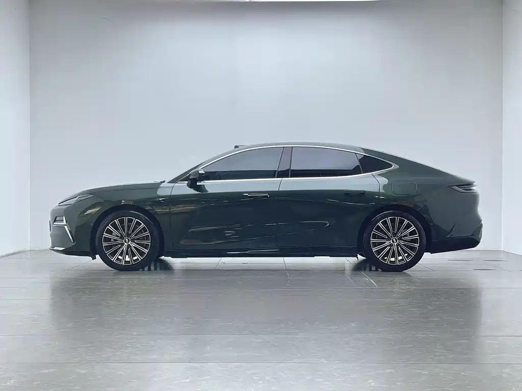 Geely Galaxy Galaxy 8 8 2025 130km EM-P