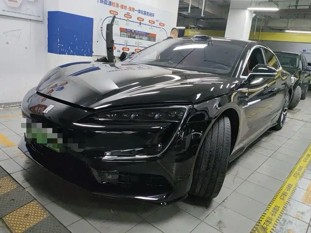 Yangwang Yangwang U7