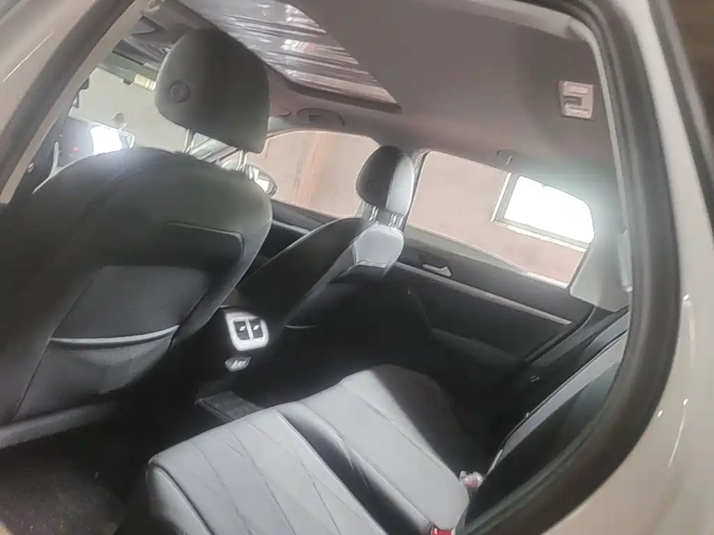Volkswagen Lavida — миниатюра 18