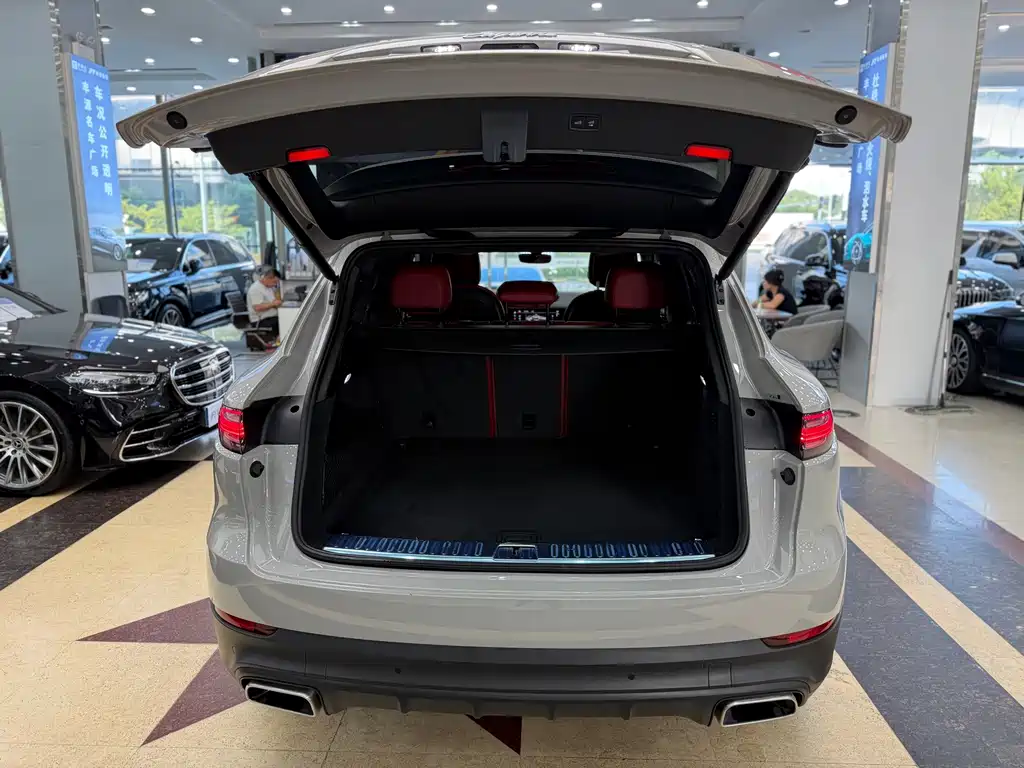 Porsche Cayenne — миниатюра 22