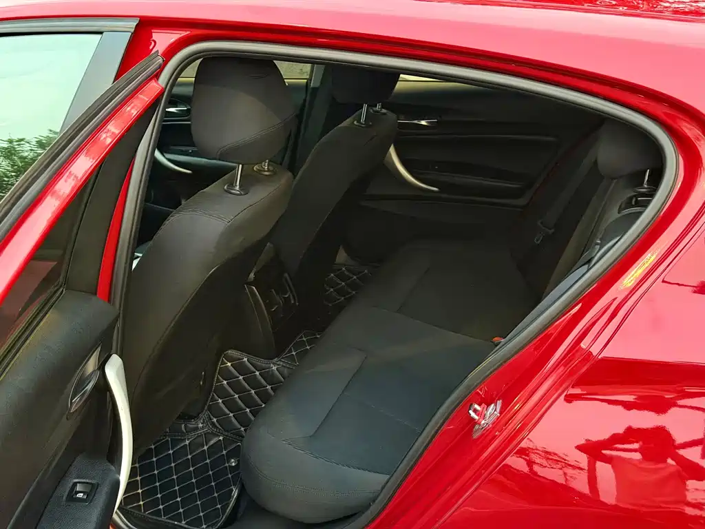 BMW 1 Series (Import) — миниатюра 9