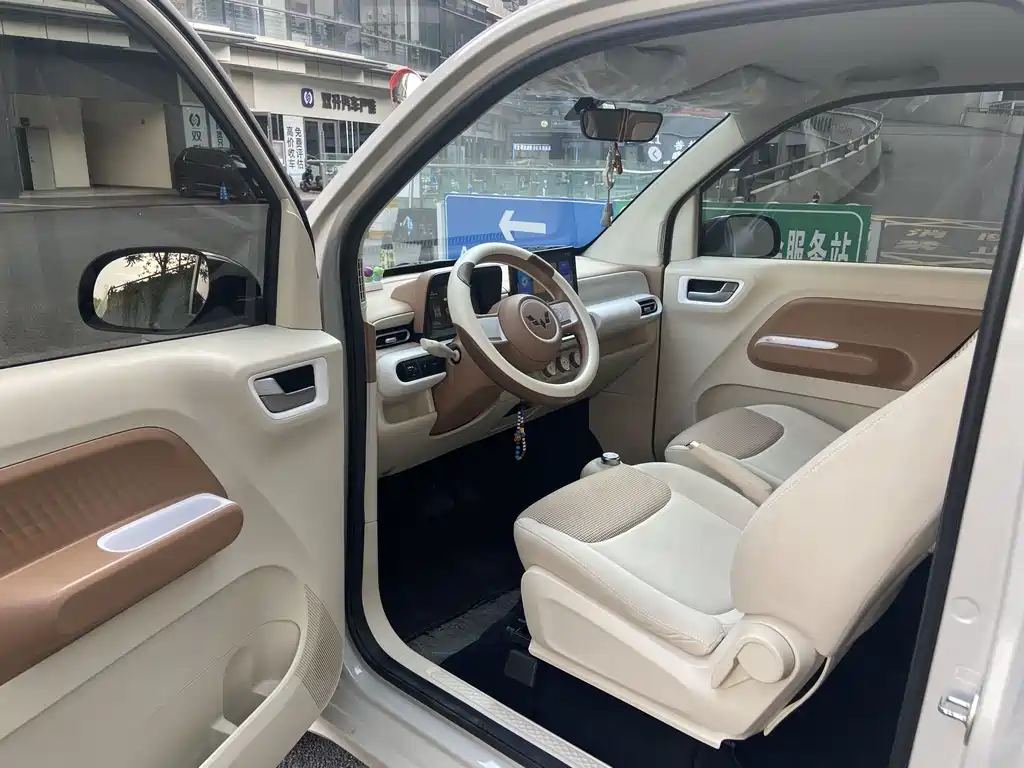 Wuling MINIEV — миниатюра 8