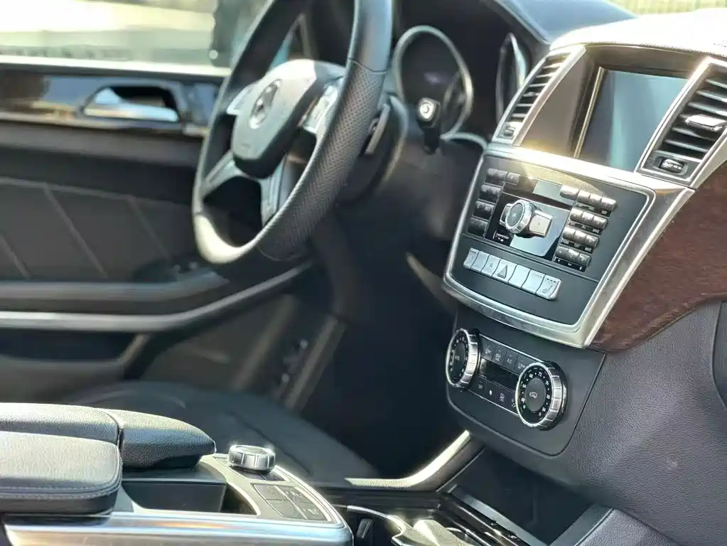 Mercedes-Benz GL-Class — миниатюра 18