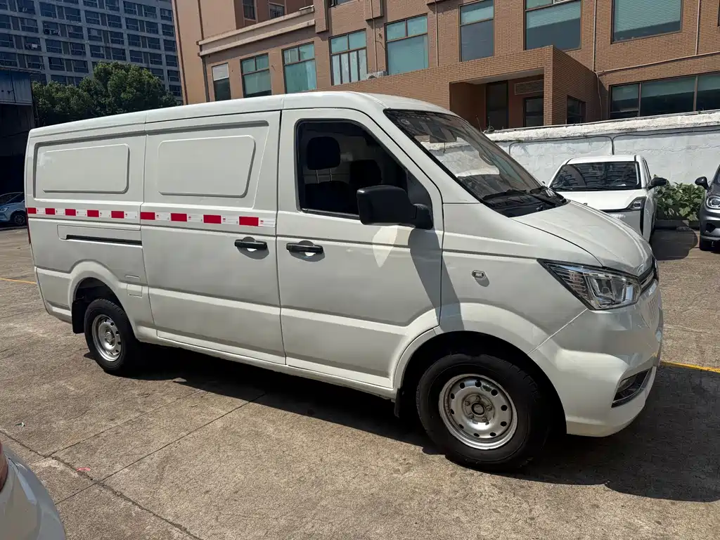 Dongfeng EM26 2023 Standard 41.472kWh