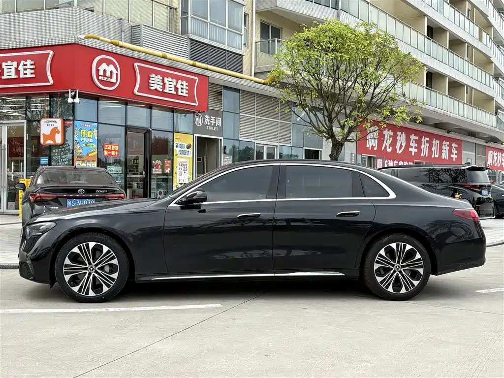 Mercedes-Benz E-Class — миниатюра 3