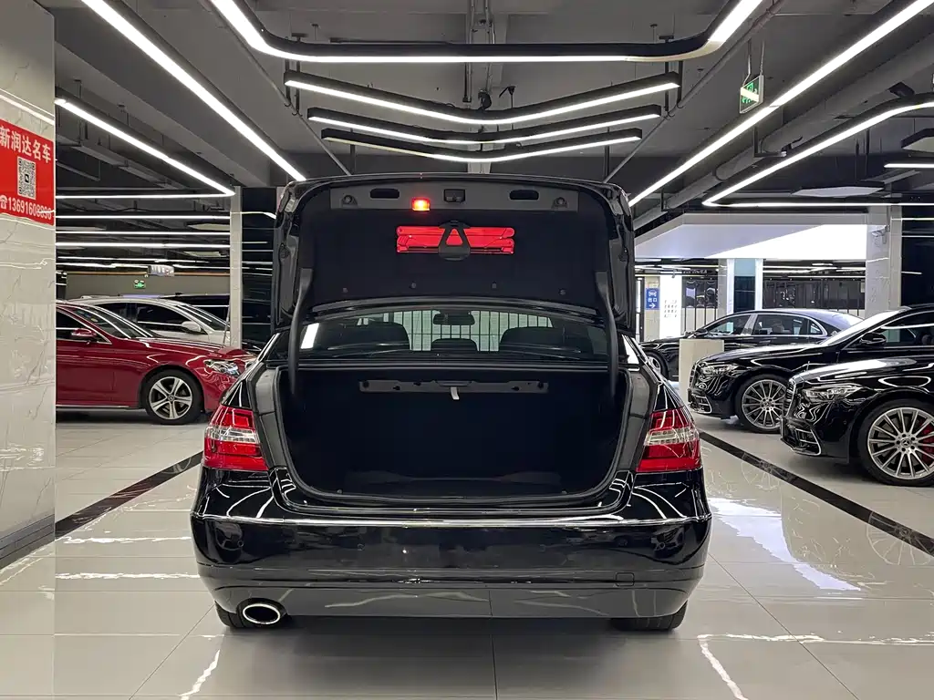 Mercedes-Benz E-Class — миниатюра 47