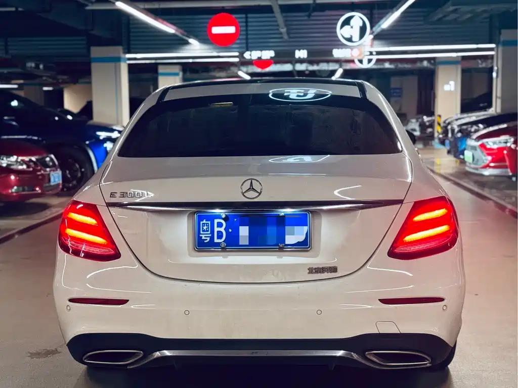 Mercedes-Benz E-Class — миниатюра 13