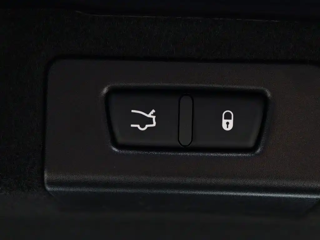 Maserati Quattroporte — миниатюра 12
