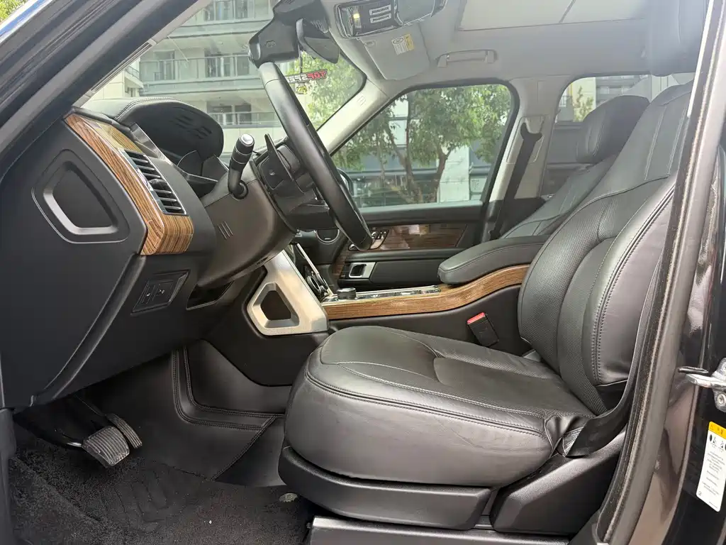 Land Rover Range Rover — миниатюра 6