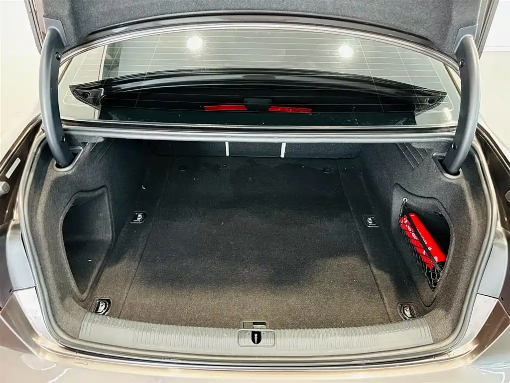 Audi A4L 2017 40 TFSI