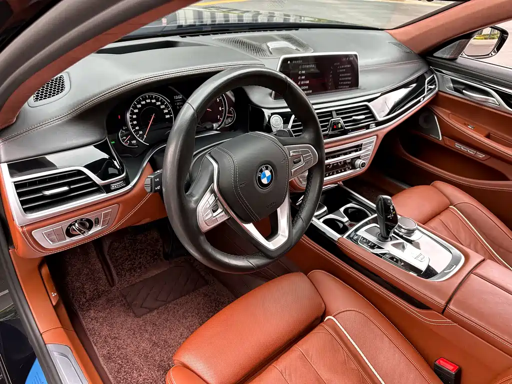 BMW 7 Series — миниатюра 30
