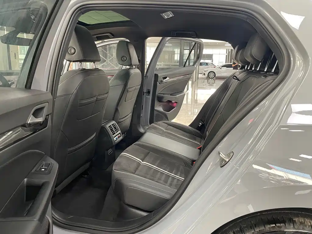 Volkswagen Golf 2023 280TSI DSG R-Line Lite