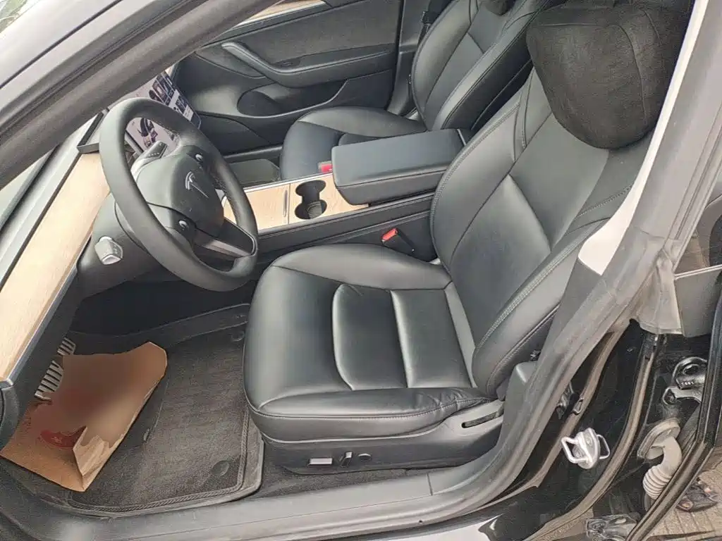 Tesla Model 3 — миниатюра 15