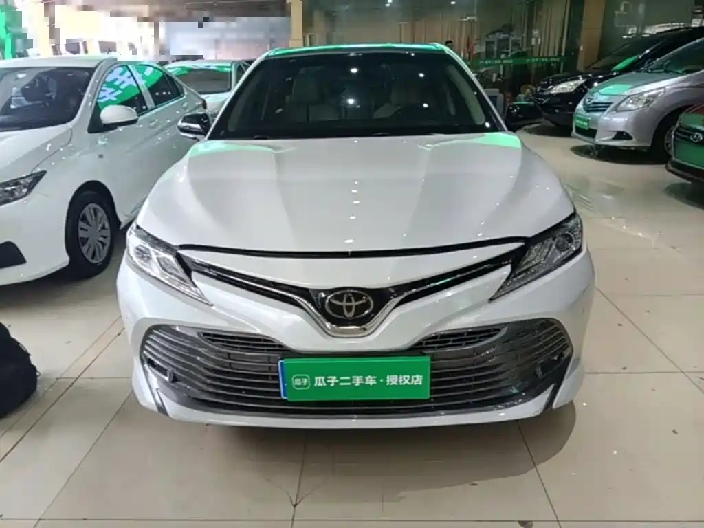 Toyota Camry — миниатюра 3