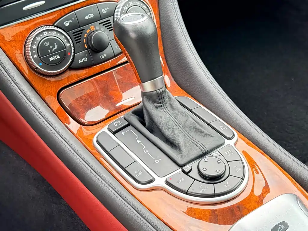 Mercedes-Benz SL-Class — миниатюра 9