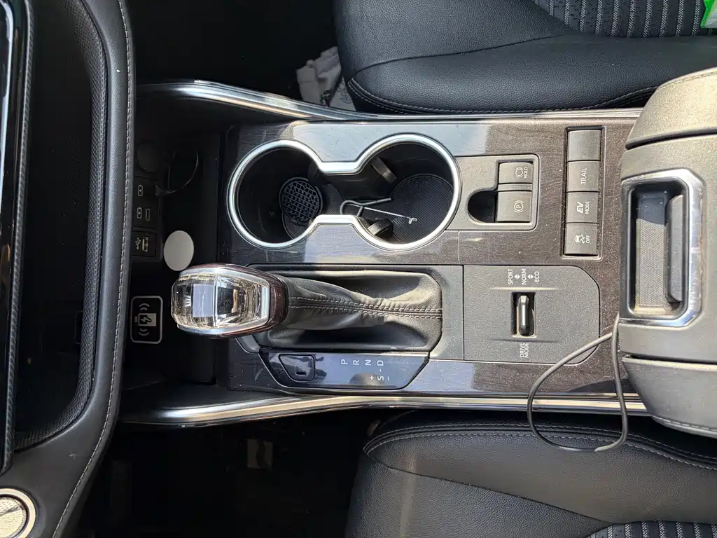 Toyota Crown Kluger — миниатюра 6