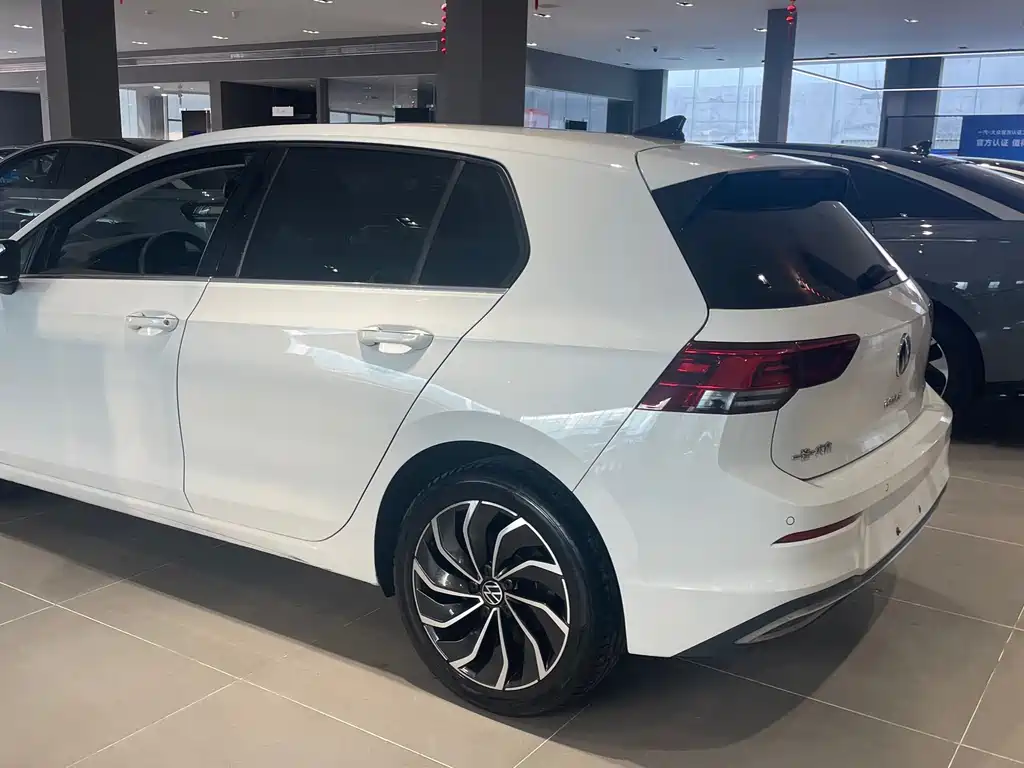 Volkswagen Golf — миниатюра 4