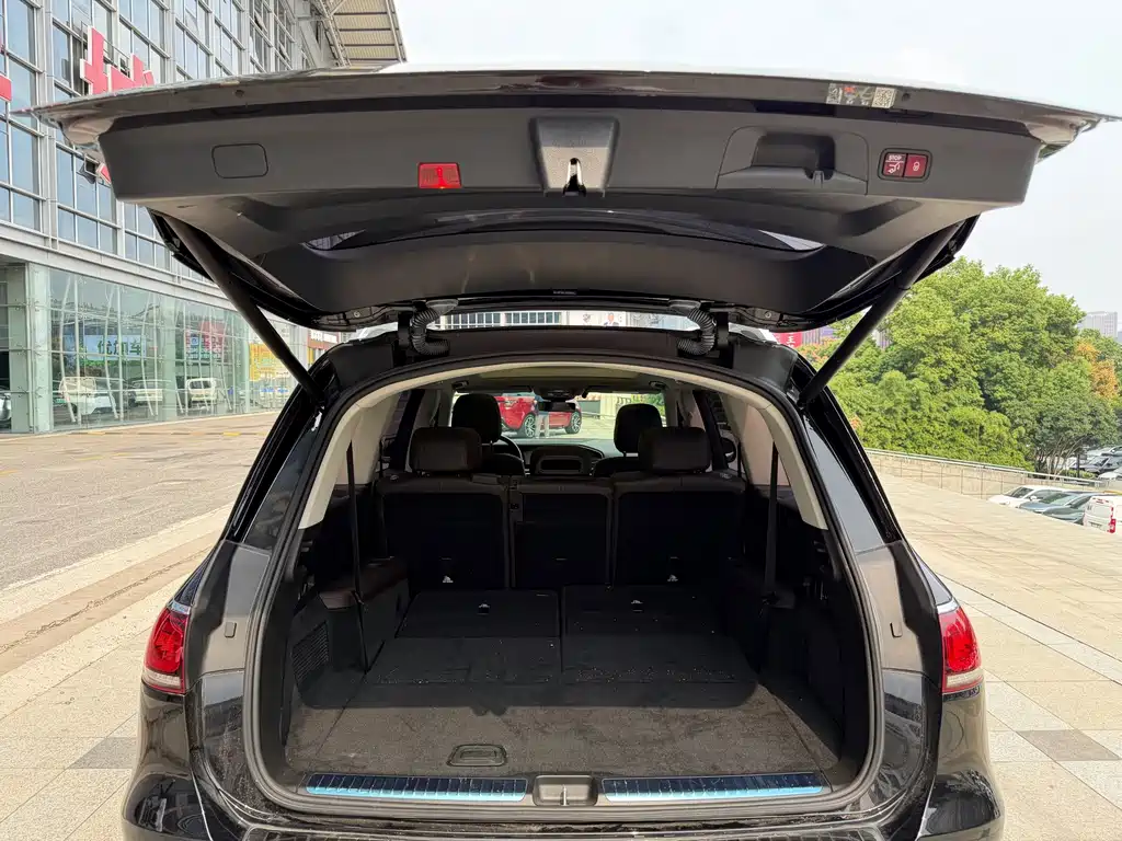 Mercedes-Benz GLS — миниатюра 12