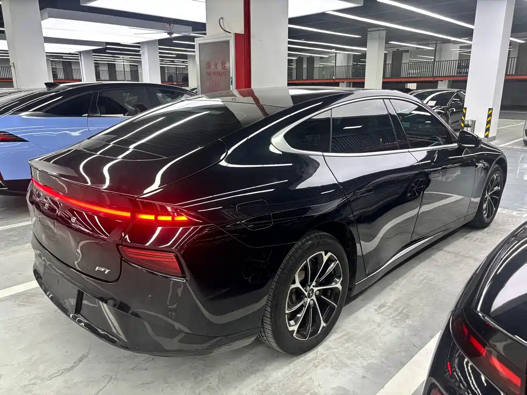 XPeng P7 — миниатюра 17