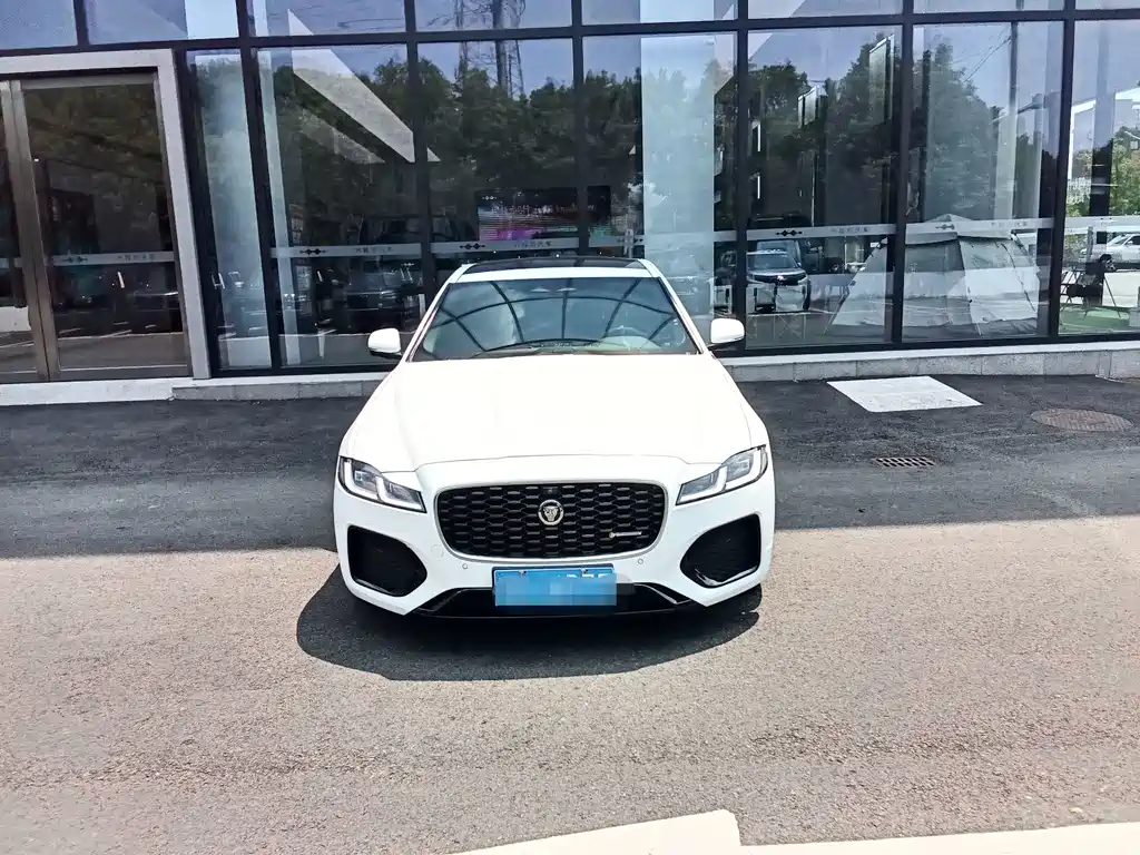 Jaguar XFL — миниатюра 2