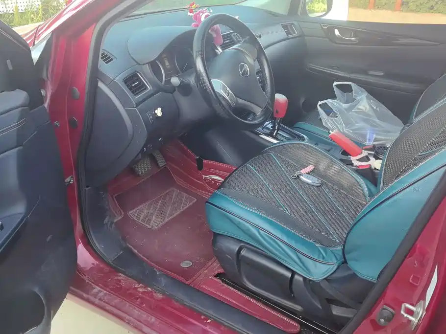 Nissan Tiida — миниатюра 9