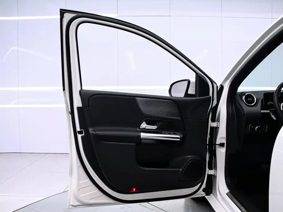 Mercedes-Benz B-Class — миниатюра 13