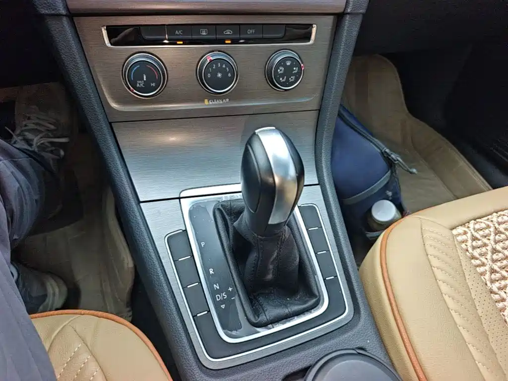 Volkswagen Golf — миниатюра 14