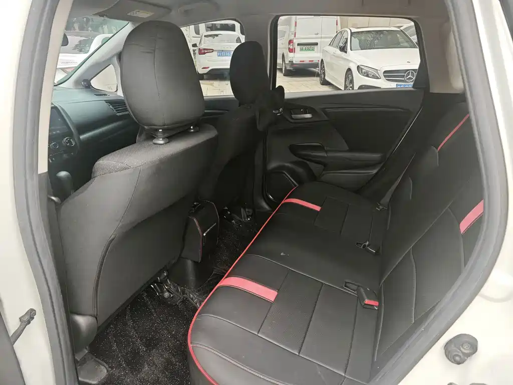 Honda Fit — миниатюра 5