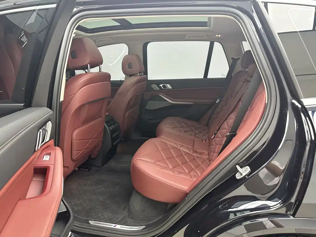BMW X5 2022 xDrive 30Li M Sport