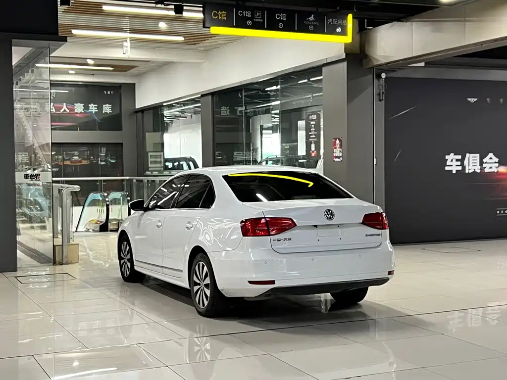 Volkswagen Sagitar — миниатюра 9