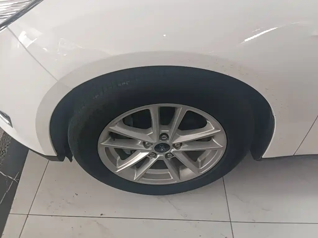 Ford Focus — миниатюра 23