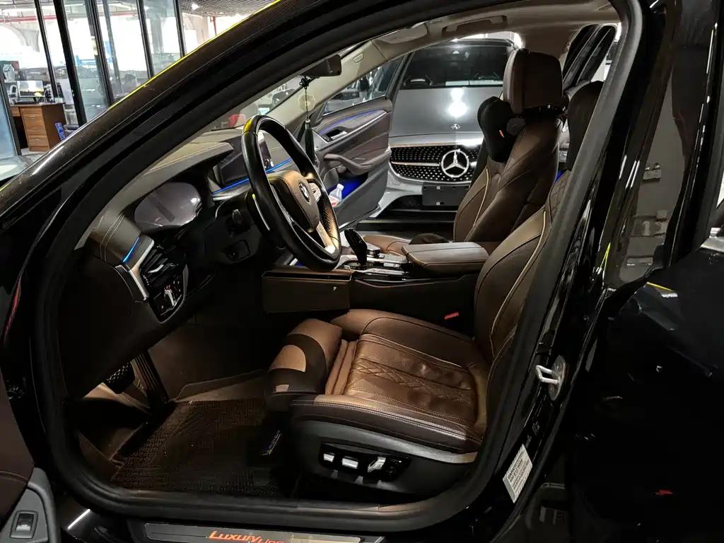 BMW 5 Series — миниатюра 4