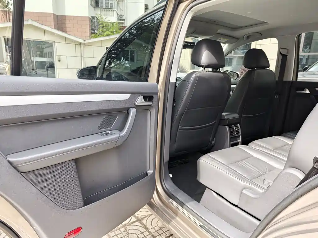 Volkswagen Touran — миниатюра 13