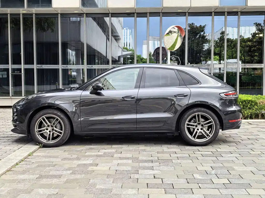 Porsche Macan — миниатюра 6