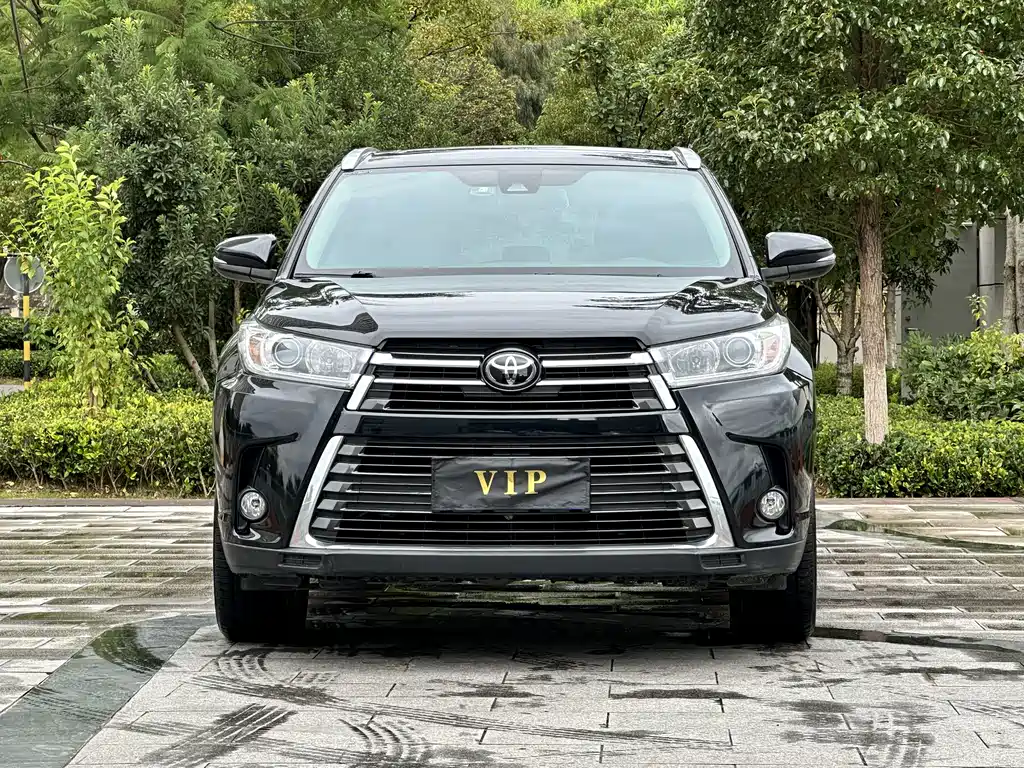 TOYOTA HIGHLANDER