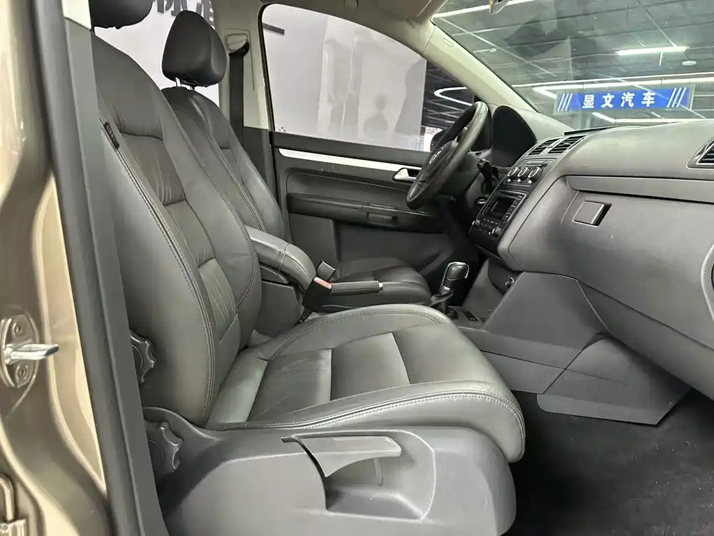 Volkswagen Touran — миниатюра 15