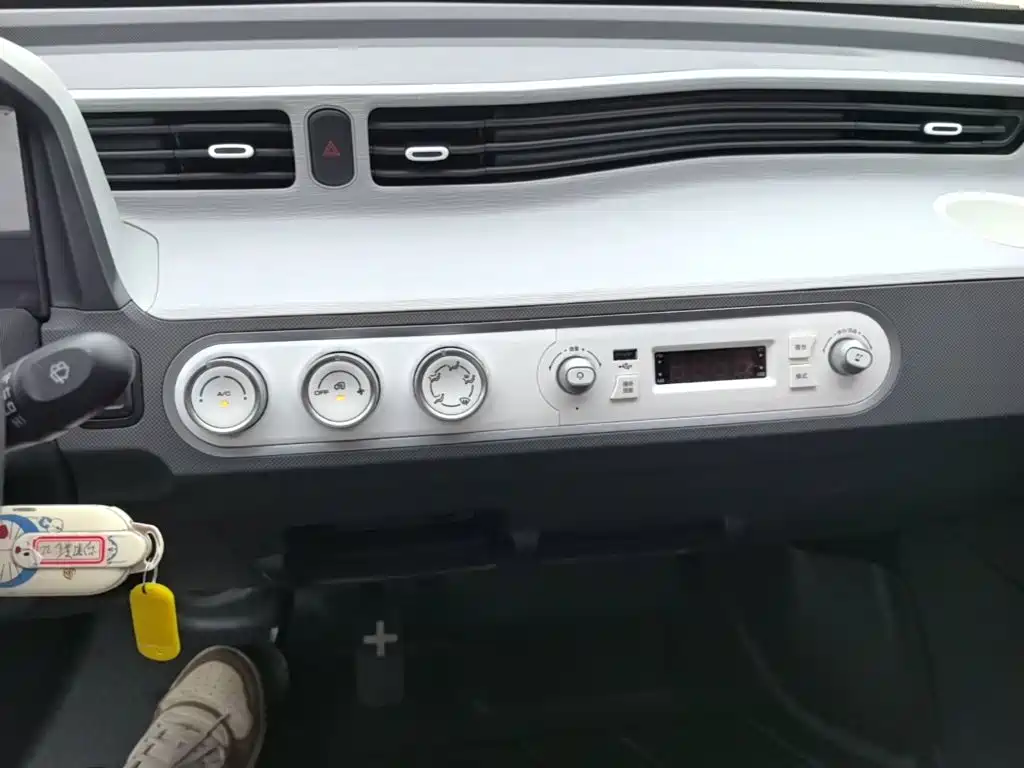 Wuling MINIEV — миниатюра 13